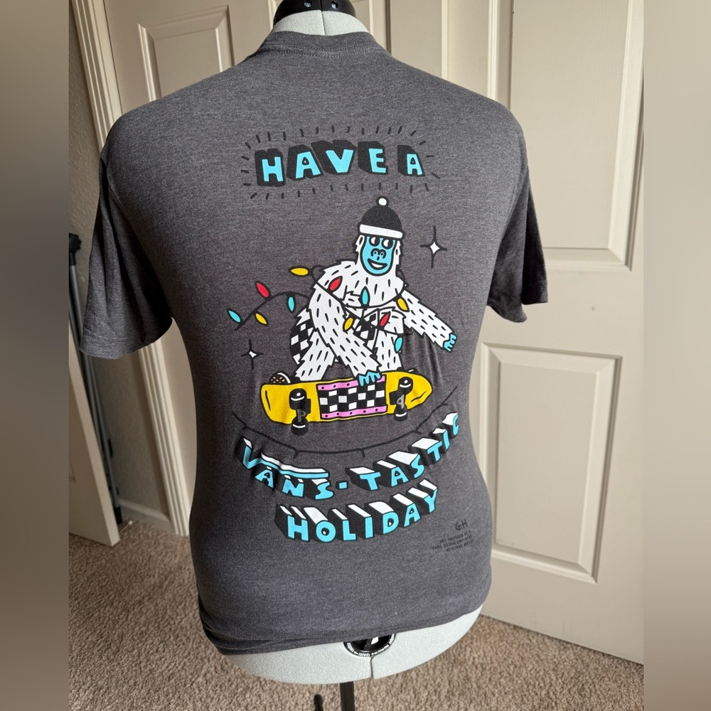 Vans Dark Gray T-Shirt with Winter Holiday Skate Graphic Size XL